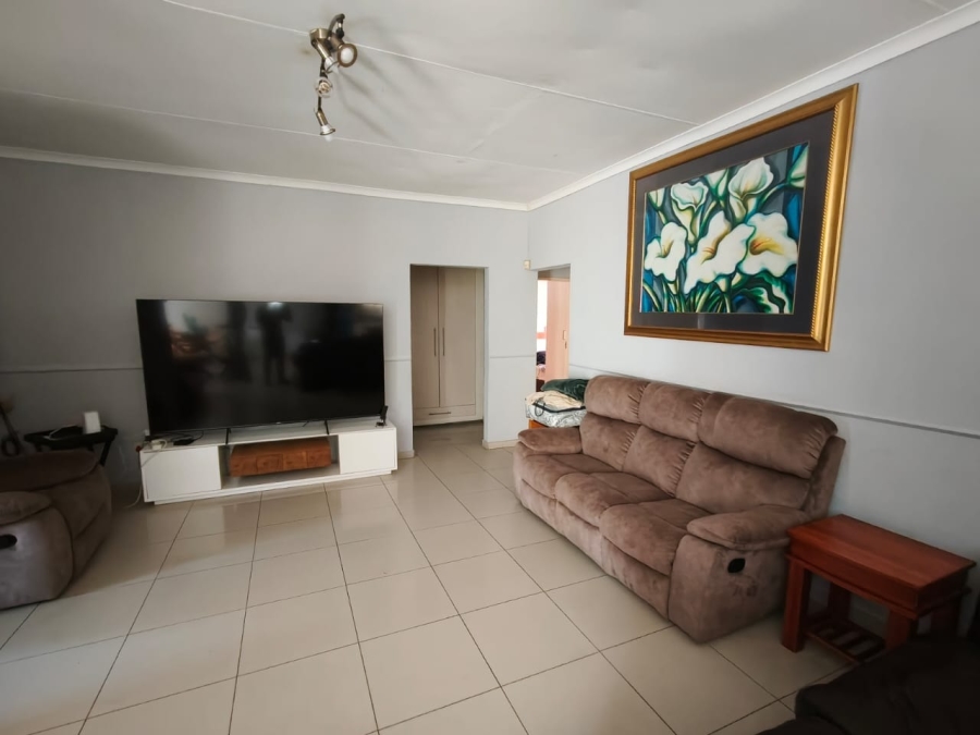 4 Bedroom Property for Sale in Geelhoutpark North West